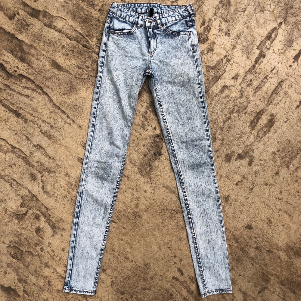 Size 6 H&M Acid-Wash Jeans.